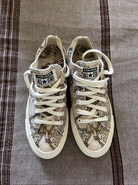 Converse Low Top Sneakers in Neutral Snakeskin Print